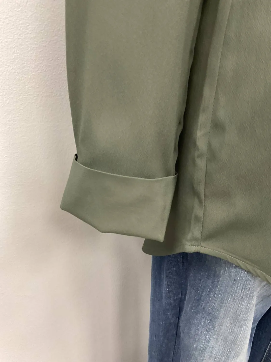 0039 Italy - OLIVE SILK/VISCOSE BLOUSE