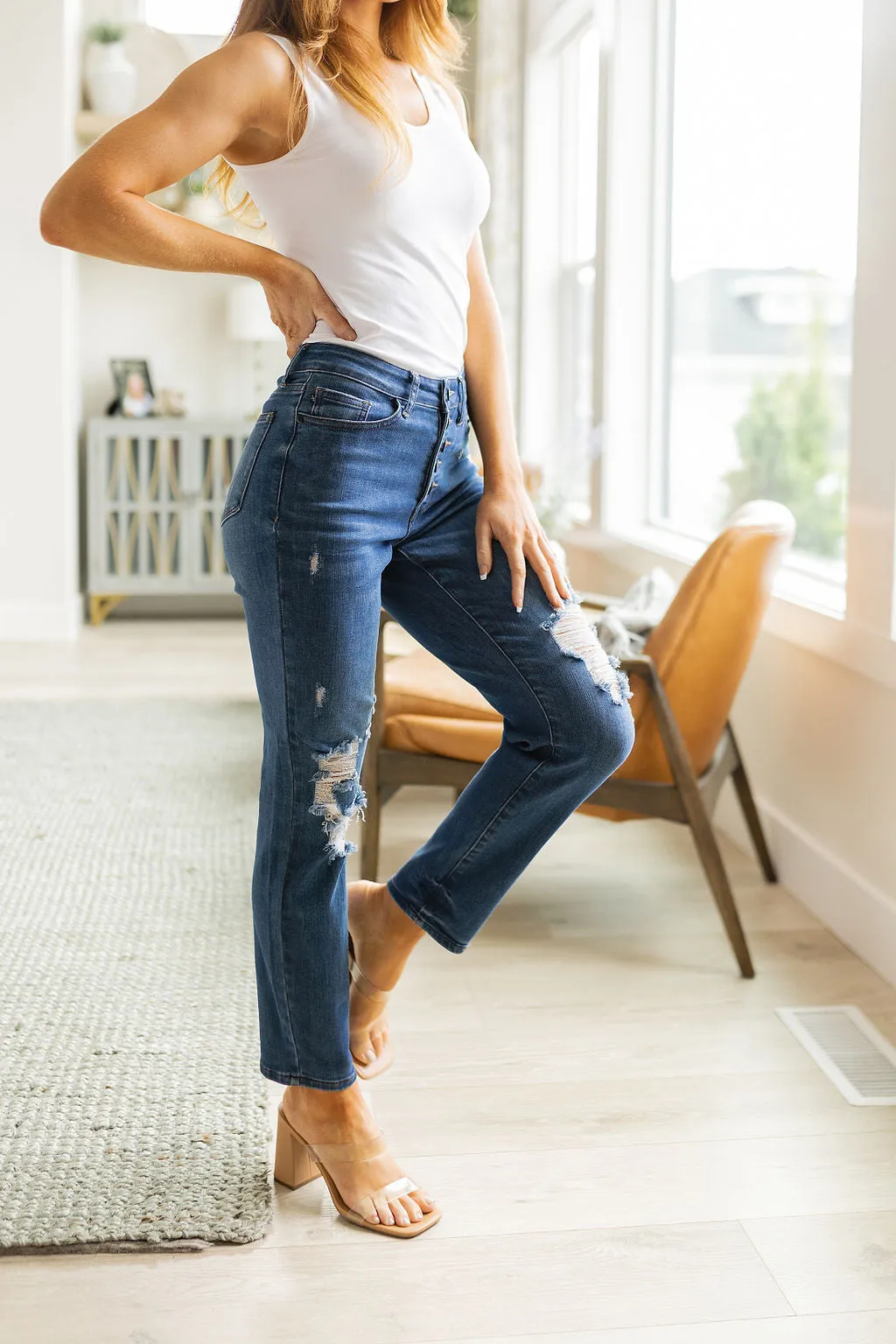 ONLINE EXCLUSIVE JUDY BLUE Colt High Rise Button Fly Distressed Boyfriend Jeans