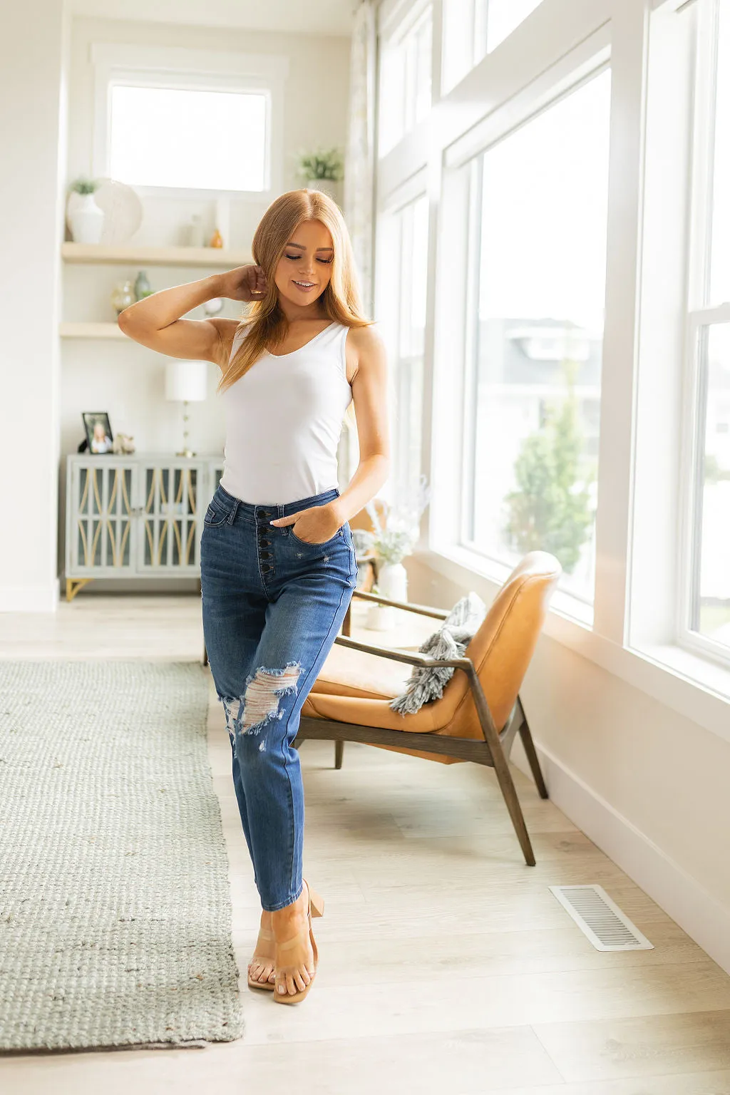 ONLINE EXCLUSIVE JUDY BLUE Colt High Rise Button Fly Distressed Boyfriend Jeans