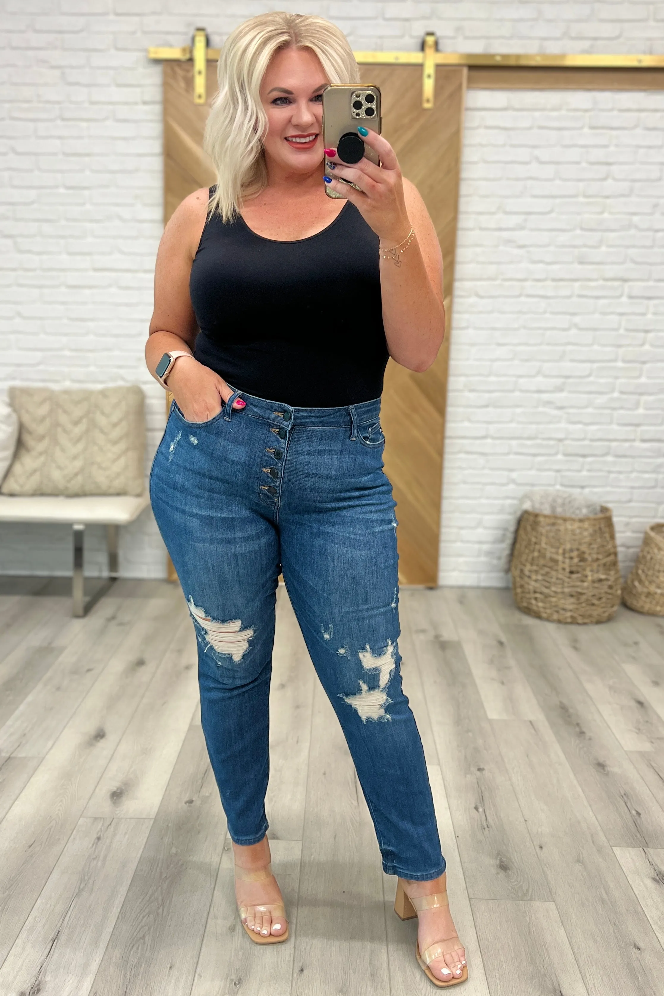 ONLINE EXCLUSIVE JUDY BLUE Colt High Rise Button Fly Distressed Boyfriend Jeans