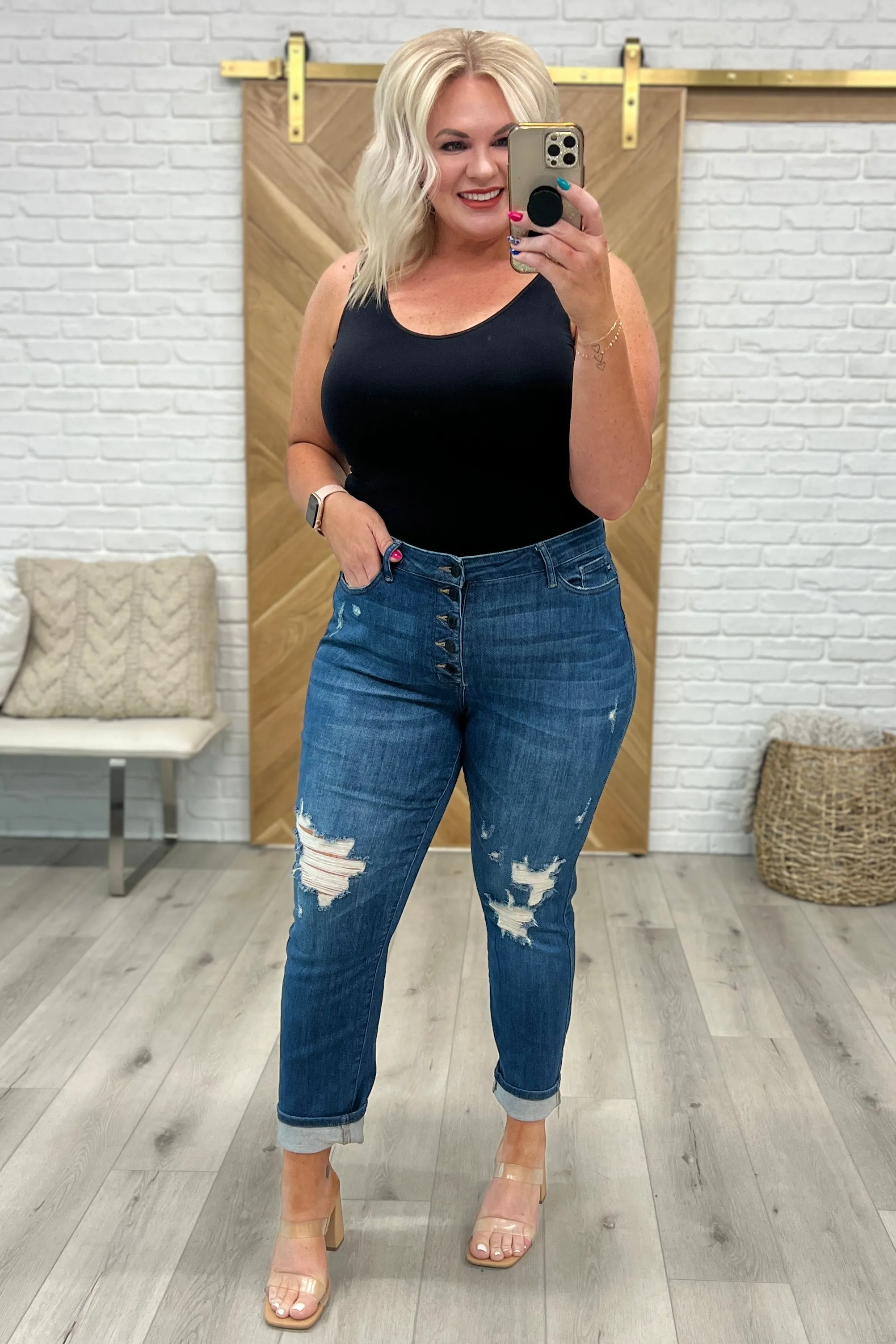 ONLINE EXCLUSIVE JUDY BLUE Colt High Rise Button Fly Distressed Boyfriend Jeans